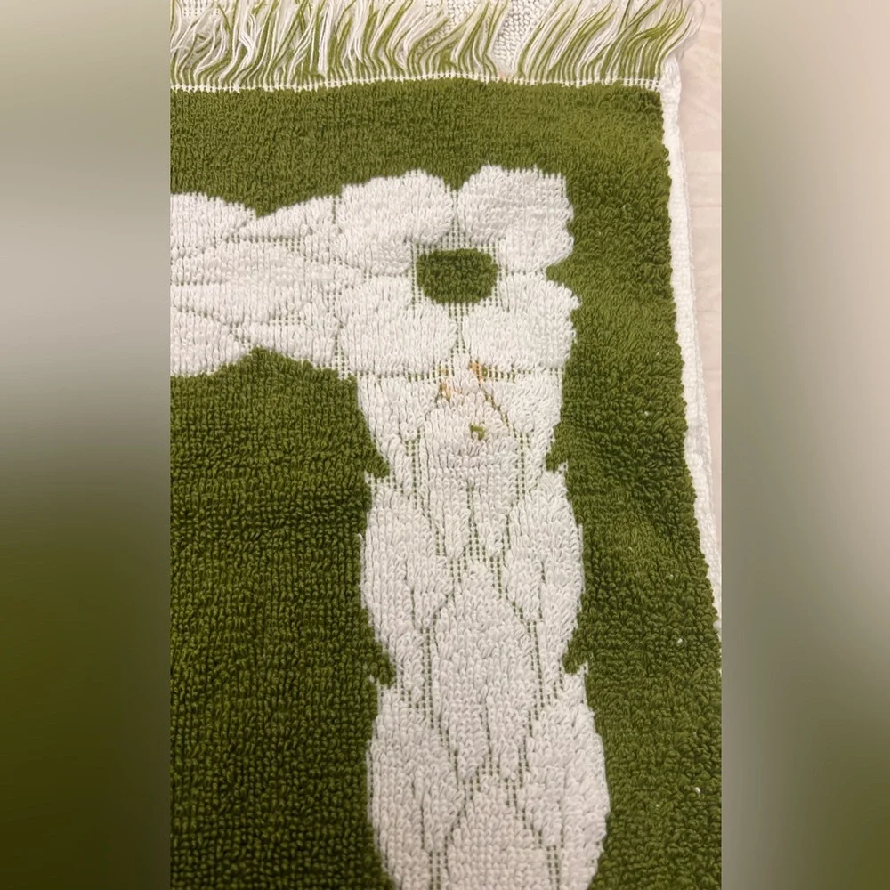 Vintage FIELDCREST MCM sculpted bath towels green white